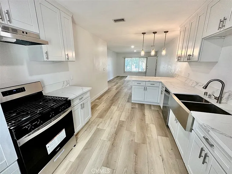 10215 S 10th Ave #6 — Photo 7