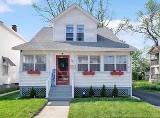 18 Los Angeles St, Springfield, MA 01107