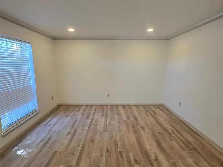 306 Houghton Rd — Photo 15