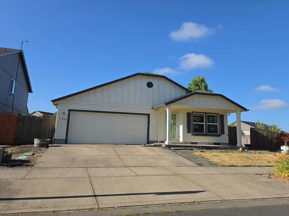 1942 Adelman Loop, Eugene, OR 97402