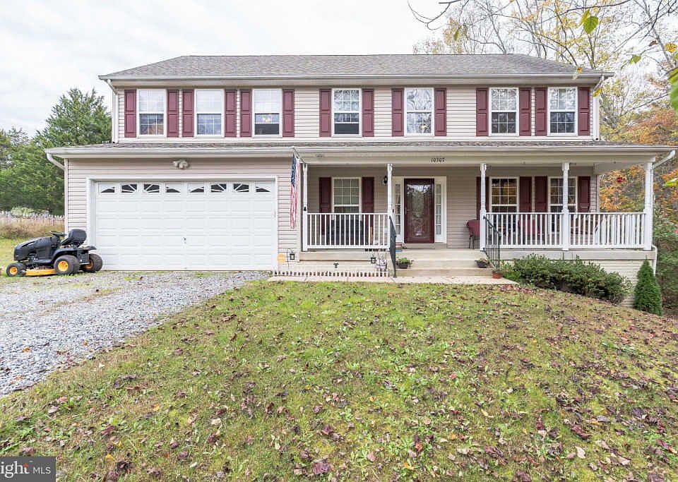1st image of 10307 Heritage Commons Ln