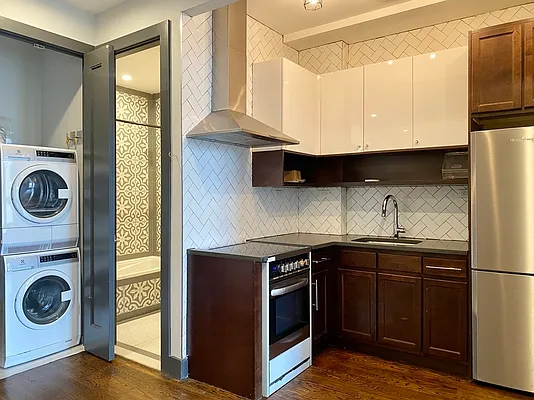 Rented by Hagstrom Management Inc | media 25