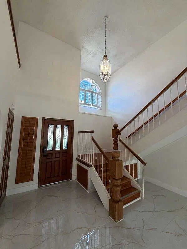 4 bed, 4.0 bath, 3400 sqft, $2,995 — Photo 4