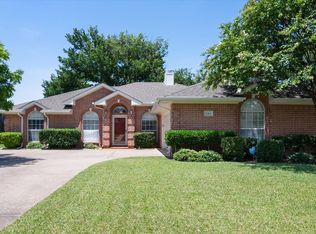 1263 Leanne Ct, Kennedale, TX 76060