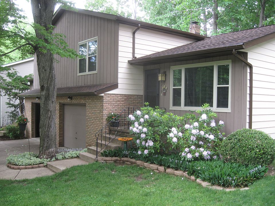 1st image of 4219 & 4223 Woodpark Dr