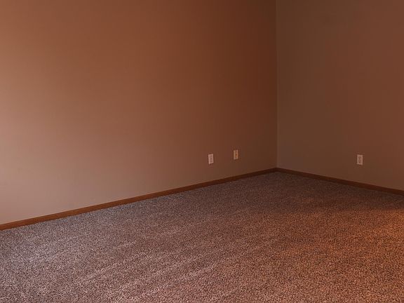 3rd image of 2507 W Woodland Dr