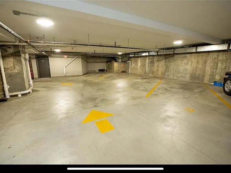 622 Gross St #303 — Photo 31