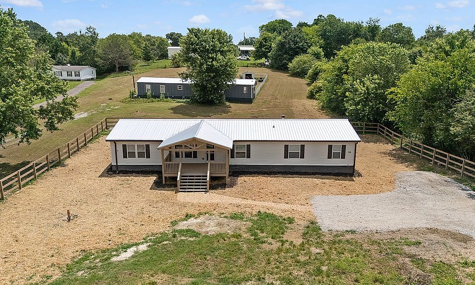 1st image of 773 Brackett Rd NE