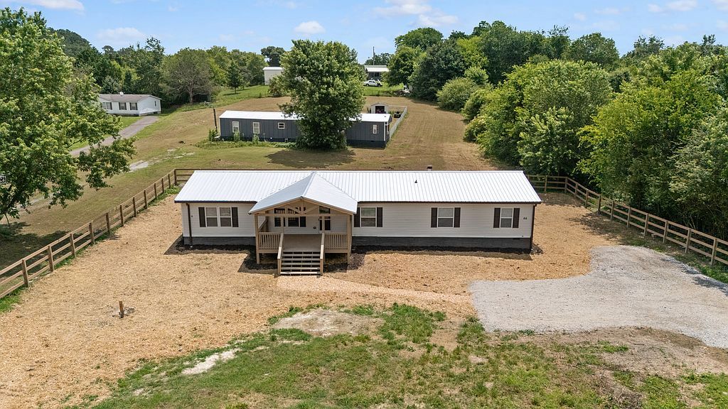 773 Brackett Rd NE - Property Image