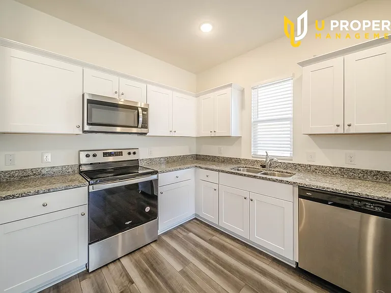 808 Juniper St — Photo 8