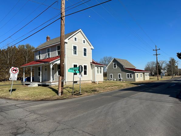 2 Dark Hollow Rd