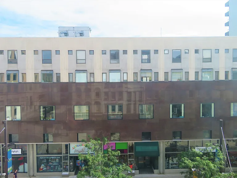 156 E State St #4 — Photo 38