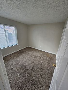 3rd image of 1024 Baywood Dr APT D