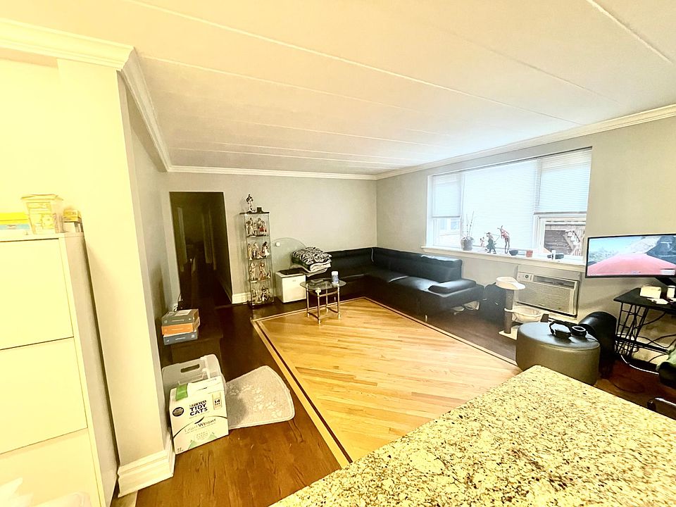 1st image of 2115 W Farwell Ave APT 302
