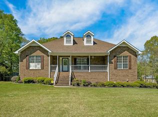 6609 Red Leaf Ln, Hueytown, AL