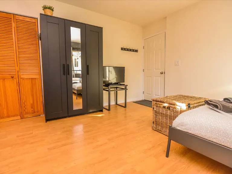 1807 N Wilton Pl #C2 — Photo 9