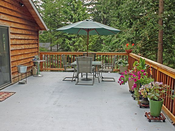 Spacious Deck 