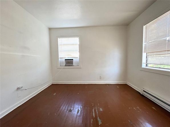 saint-petersburg-florida-81387809 picture