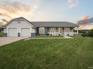 468 Cloverview Ln, Howell, MI 48843