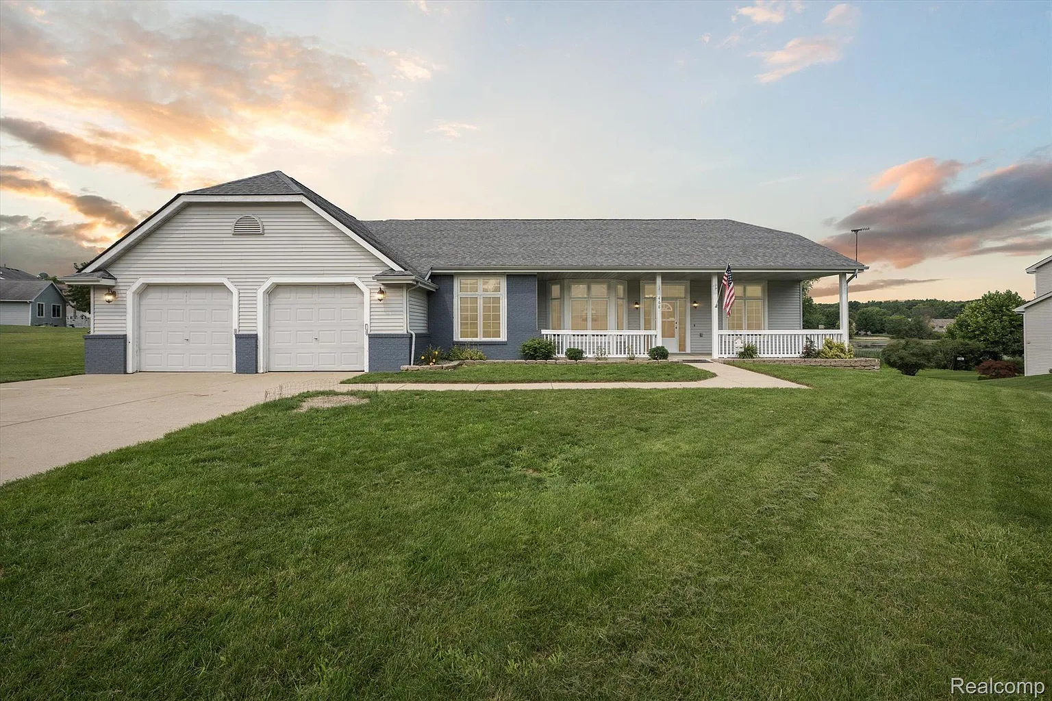 468 Cloverview Ln photo 1