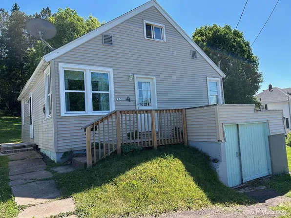 217 E Oak St, Ironwood, MI 49938