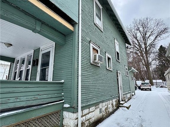 3rd image of 158 W South St