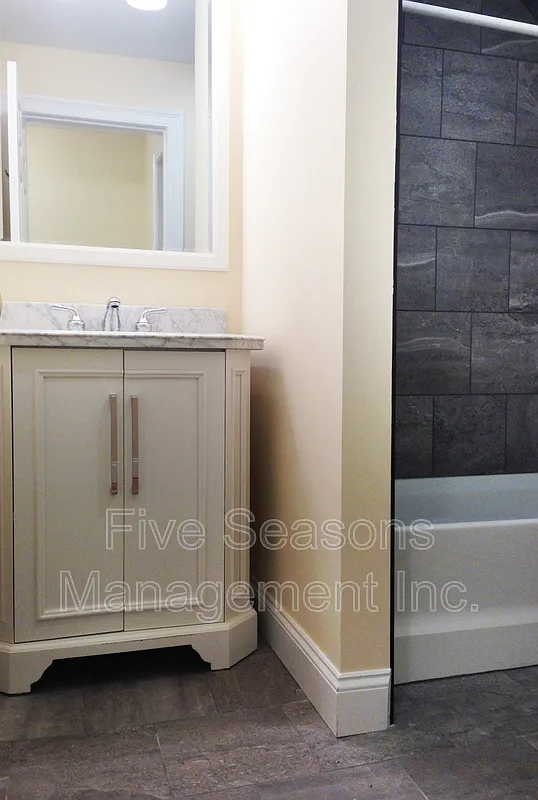 1 bed, 1.0 bath, 650 sqft, $1,700 — Photo 4