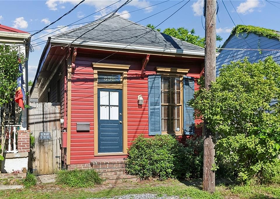 1st image of 606 Constantinople St