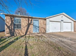 4378 W Thrasher Dr, Fayetteville, AR 72704