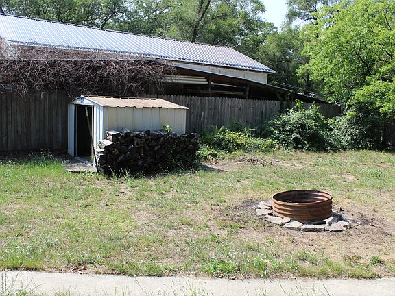 4th image of 1384 E Broadway Ave