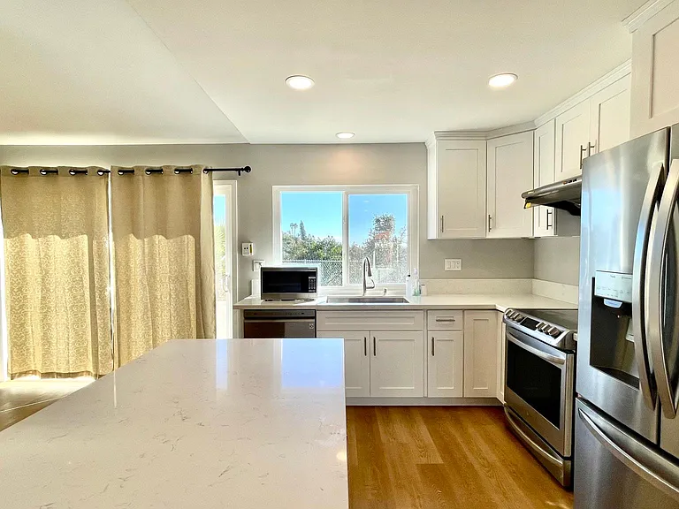 13556 Samantha Ave — Photo 14