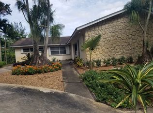 328 Wayman Cir, West Palm Beach, FL 33413