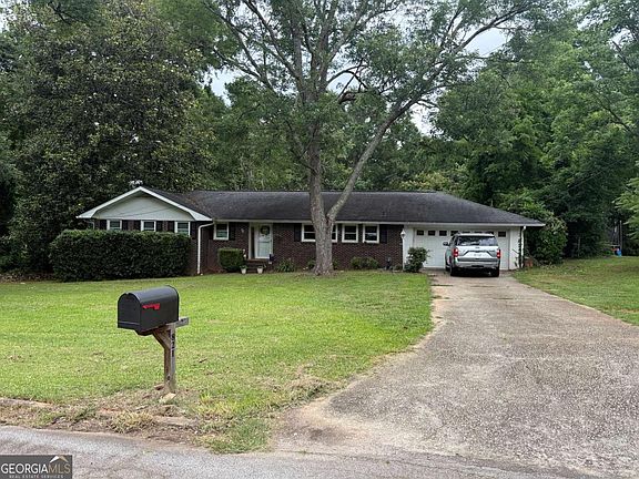 2nd image of 821 Shipp Cir NW