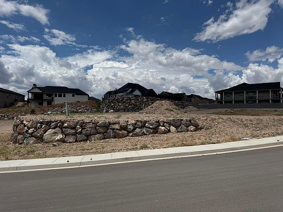 3rd image of 1880 S Hidden Canyon Rd