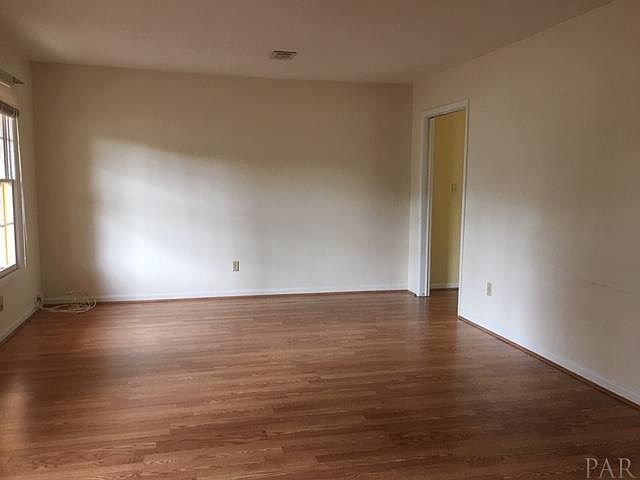 2nd image of 3890 Collingswood Rd