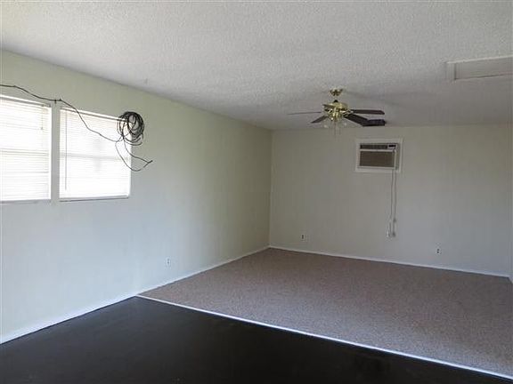 5th image of 3427 SW Crestview Dr
