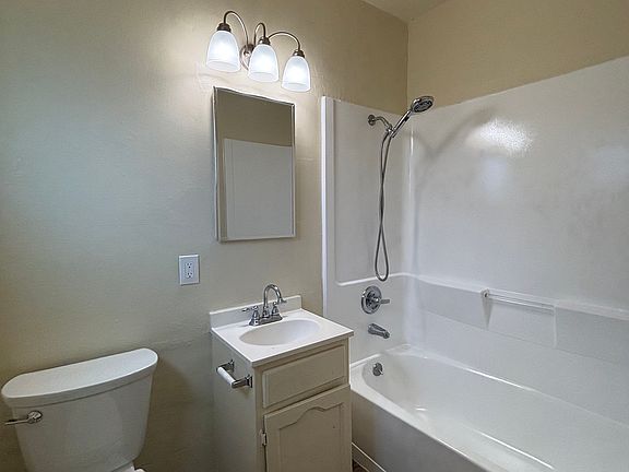 3rd image of 915 S Citron St APT 4