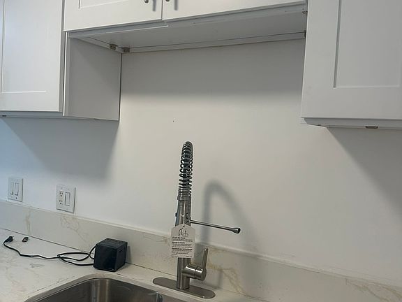 5th image of 12527 Oxford Ave #D