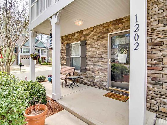 3rd image of 1202 Bartlett Cir