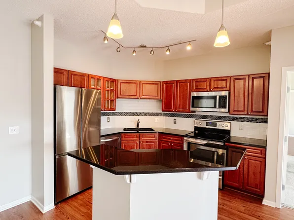 649 Old Highway 8 NW, New Brighton, MN