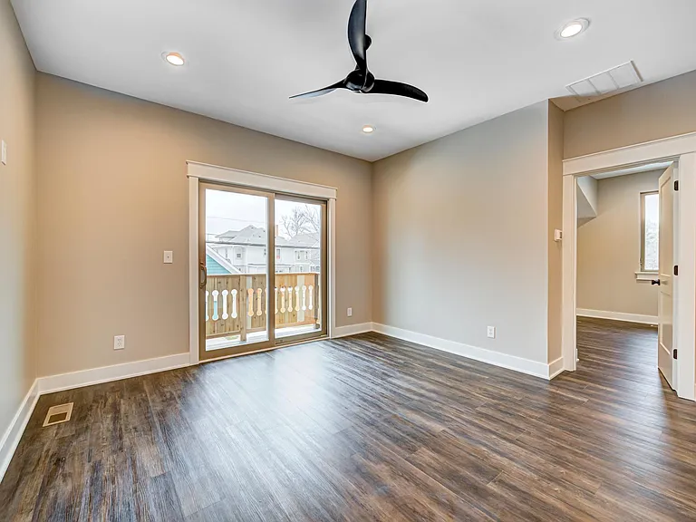 2528 Broadway St #B — Photo 8
