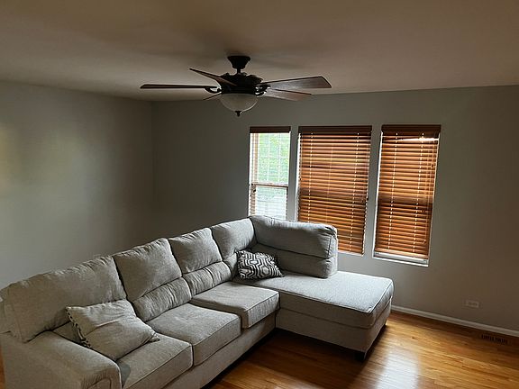 3rd image of 617 Blackstone Ct