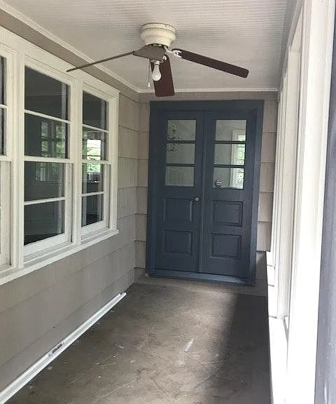 Screened in porch
