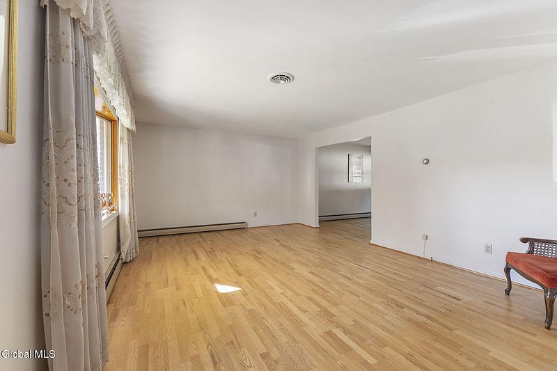 5th image of 1003 Anthony Drive