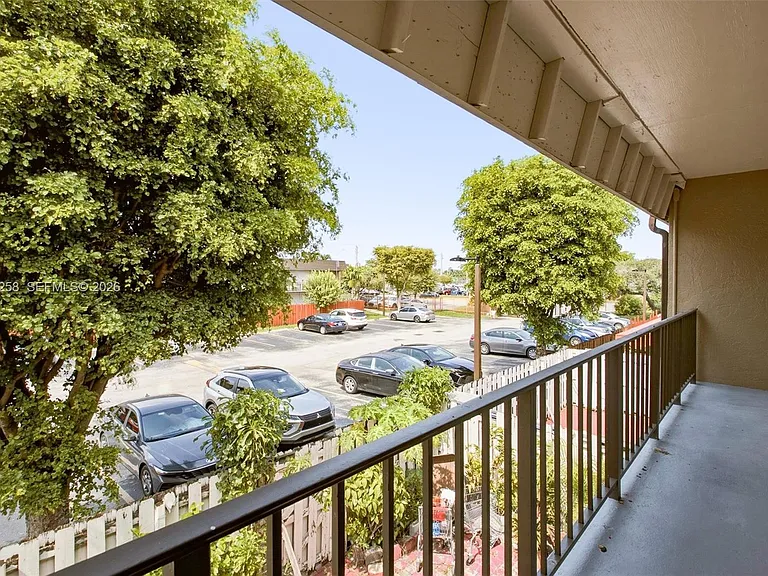 810 SW 129th Pl #209 — Photo 4