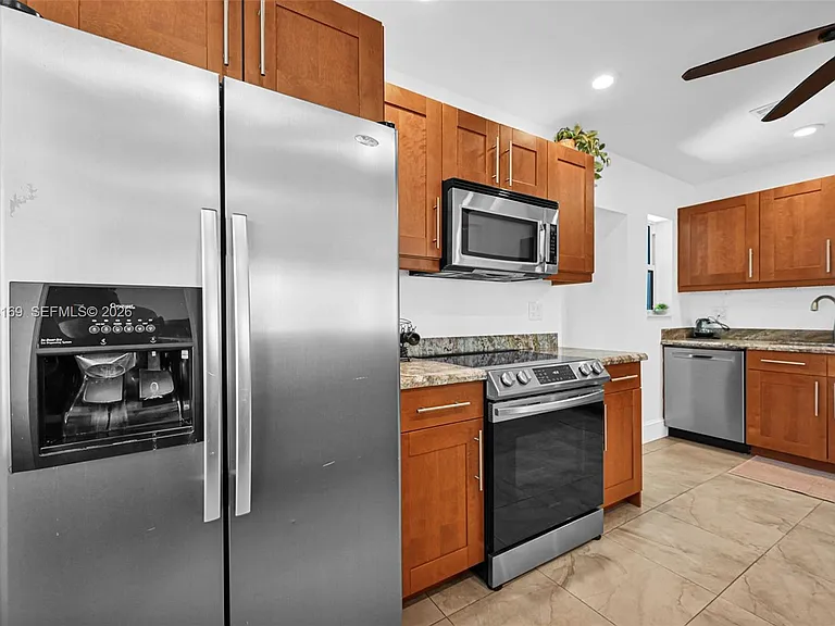 1328 N Andrews Ave — Photo 12