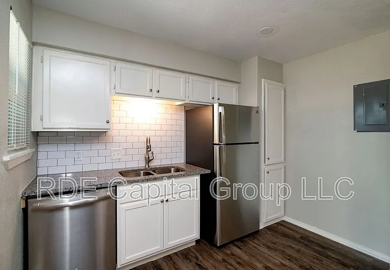8045 W Elizabeth Ln #223 — Photo 11