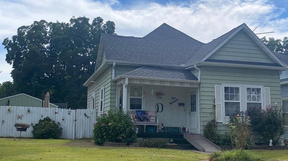 2nd image of 114 Elliott Ave