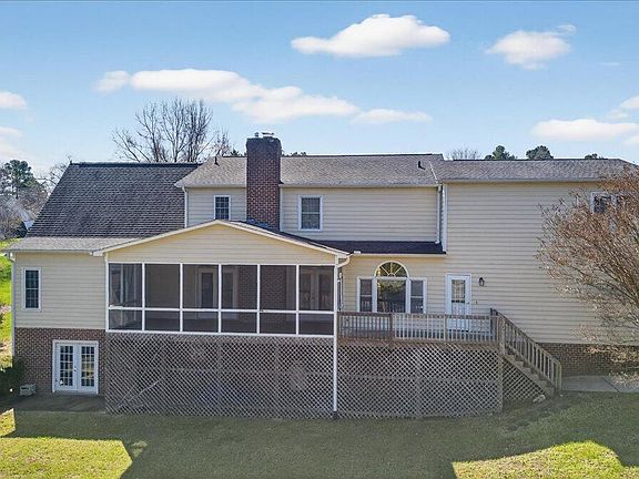 3rd image of 98 Lochridge Dr