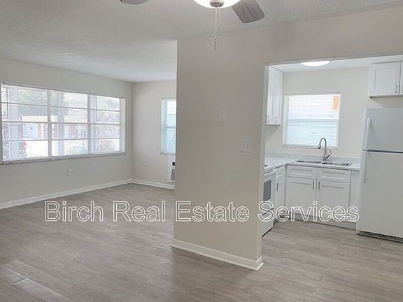 3rd image of 204 Waverly Way #204